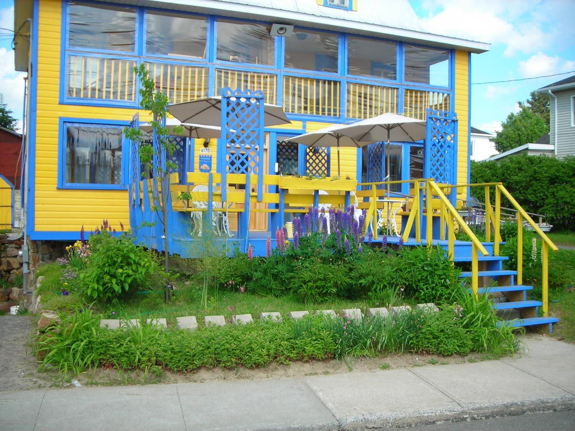 Gite Des Hauteurs Et Cafe De La Place Saint Zenon Екстер'єр фото